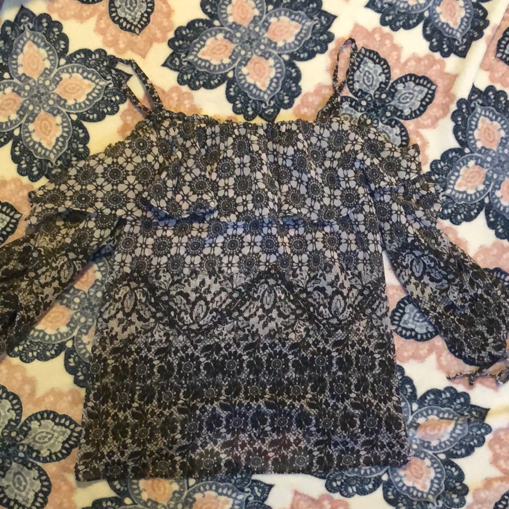 Beautiful Flowy Top✨